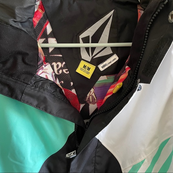 Volcom Snow Jacket - Picture 4 of 6